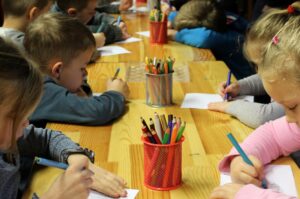 Lire la suite à propos de l’article Comprendre l’éducation : définitions, formes et enjeux pour l’animation socioculturelle